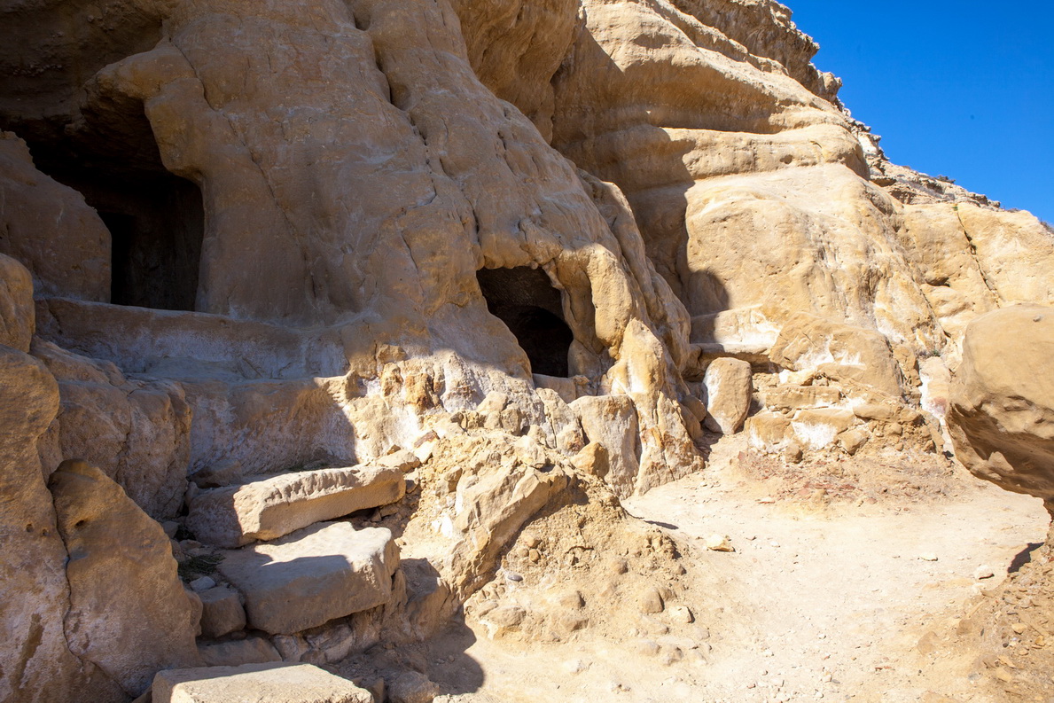 Die Höhlen von Matala