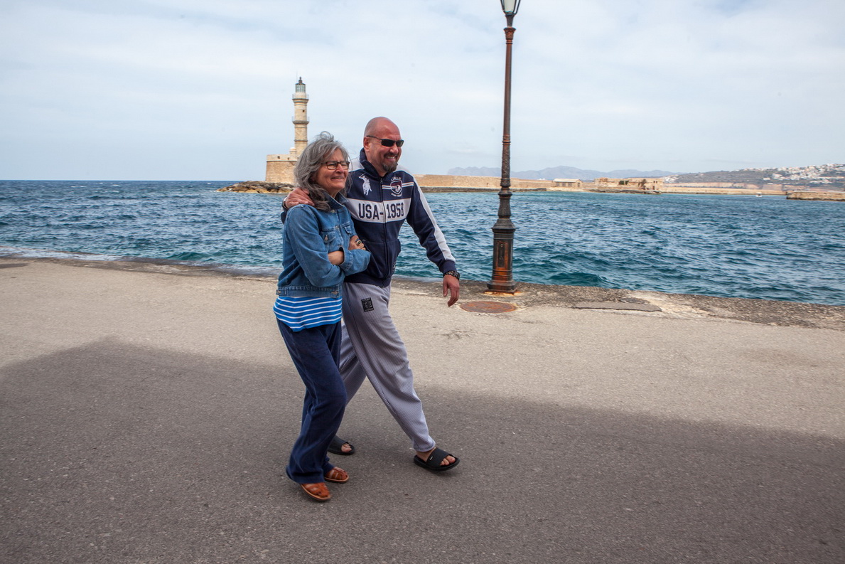 Maryam und Jörg am Hafen von Chania
