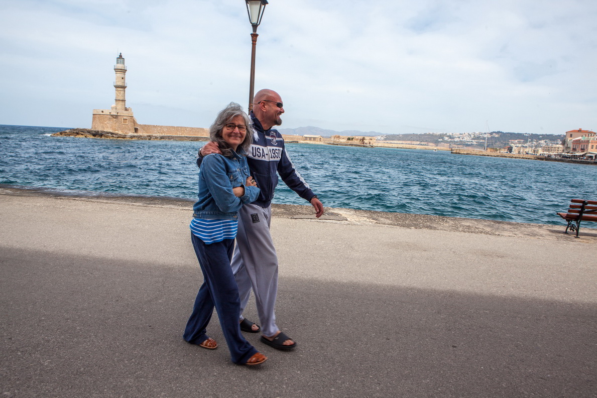 Maryam und Jörg am Hafen von Chania